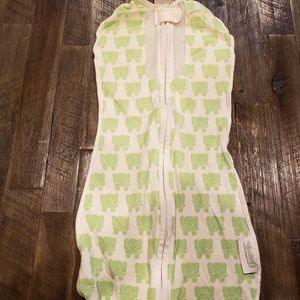 Woombie Air swaddle